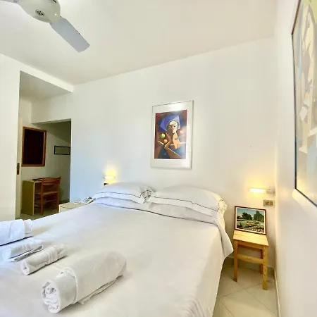 Alba Chiara Hotel *