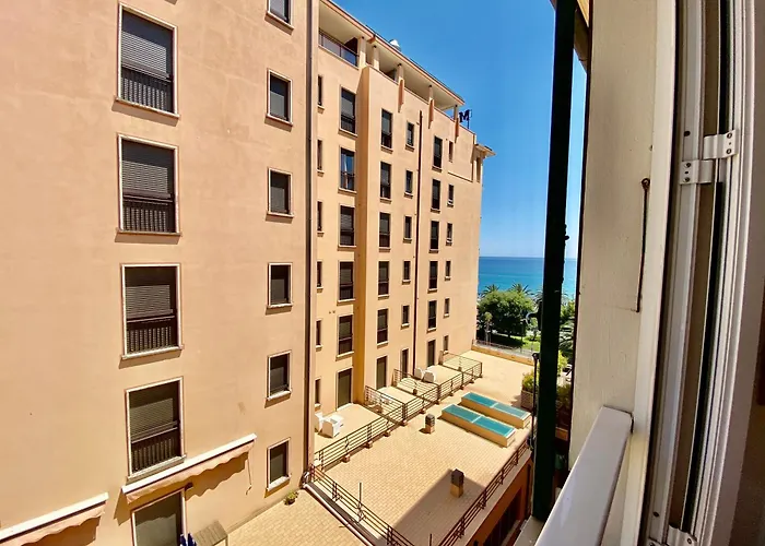 Alba Chiara * Finale Ligure